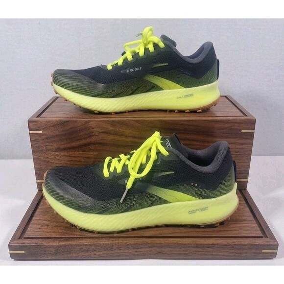 Brooks Catamount Trail men’s Size 8.5 Gray/Neon Yellow Running Shoes 1103521D013